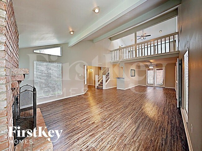 Foto del edificio - 7451 Tunbury Ln