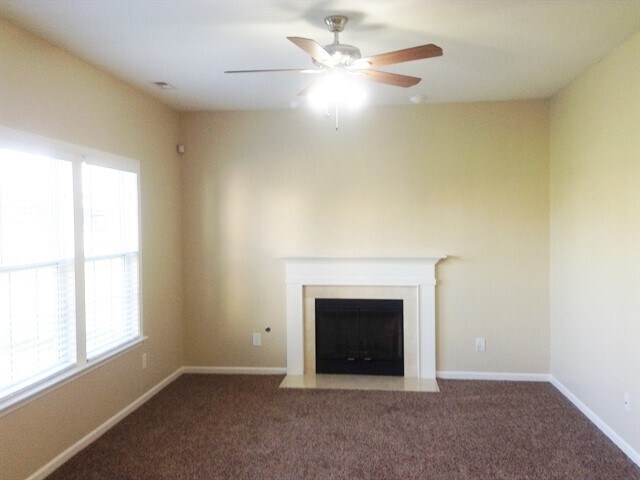 Foto del edificio - 5030 Stowe Derby Dr