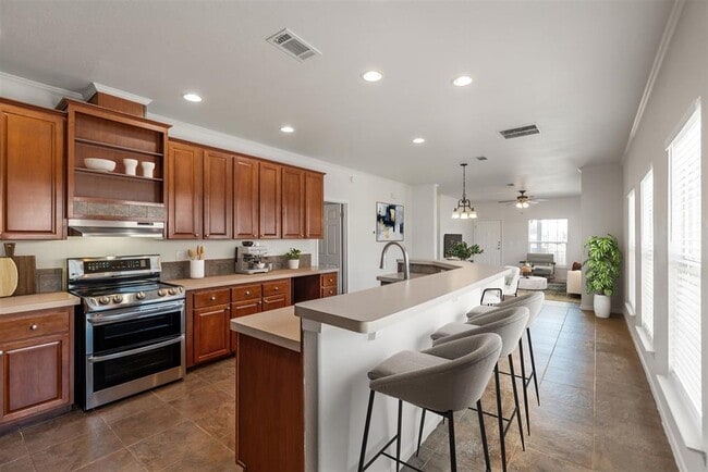 Building Photo - 289 Heatherwood Dr