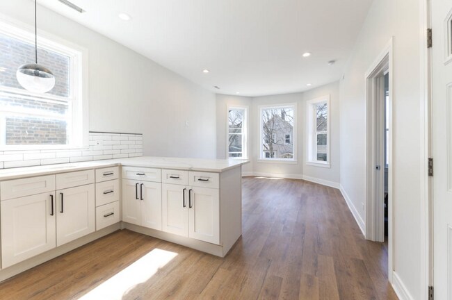 Building Photo - 2453 N Mozart St