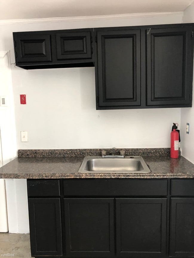 Building Photo - 2 br, 1 bath  - 199 Saltonstall Ave Unit 3