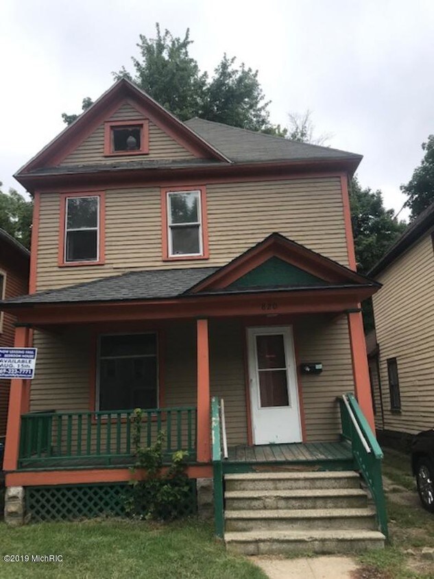 Primary Photo - 820 W Vine St