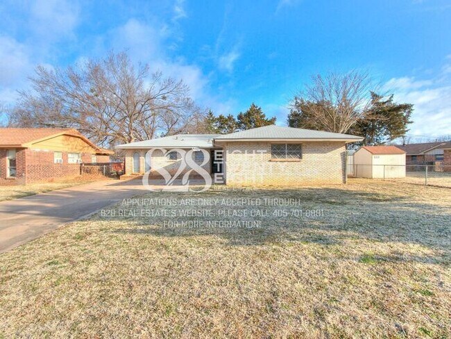 Building Photo - Midwest City 3 Bed/2 Bath House with Attached Two-Car Garage!