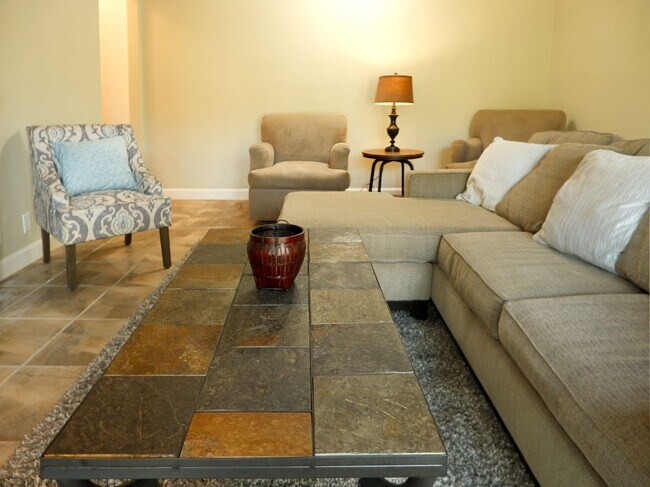 Building Photo - 2635 Puesta Del Sol