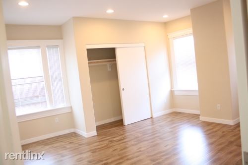 Building Photo - 2833 Menlo Ave