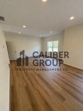 Building Photo - 2113 W 8th St