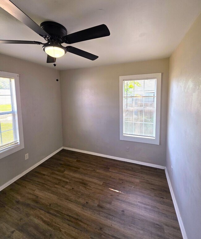 Foto del edificio - 3104 SE 21st St