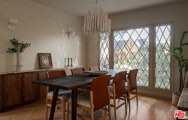 Foto del edificio - 8829 Ashcroft Ave
