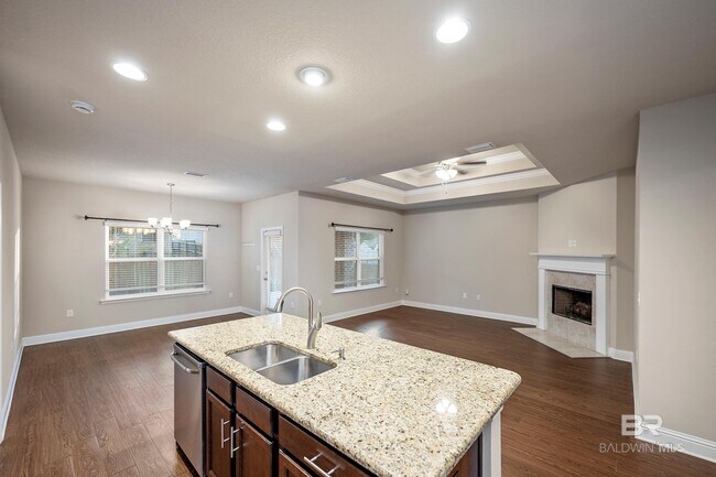 Foto del edificio - 7824 Barrington Ln