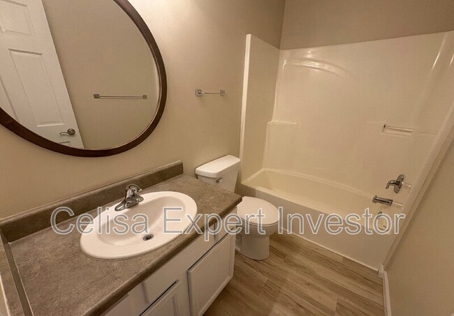 Building Photo - 5330 Myanna Ln