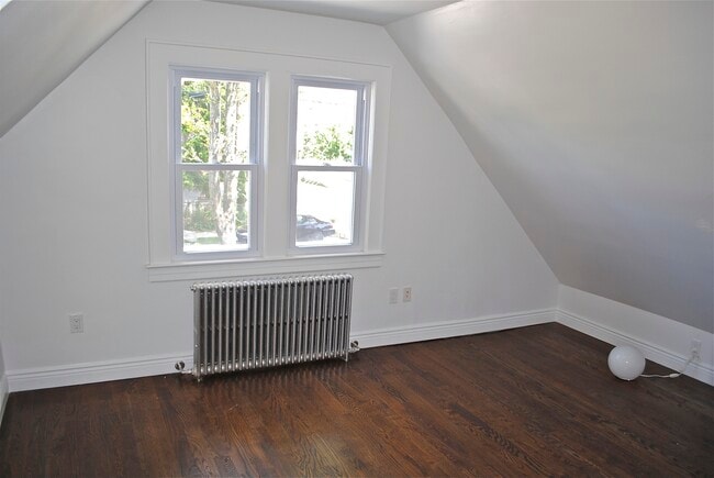 Building Photo - 60 Hayward Pl