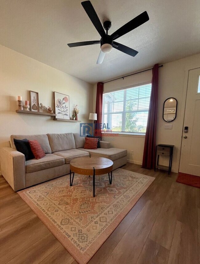 Foto del edificio - 588 Thoroughbred Ln