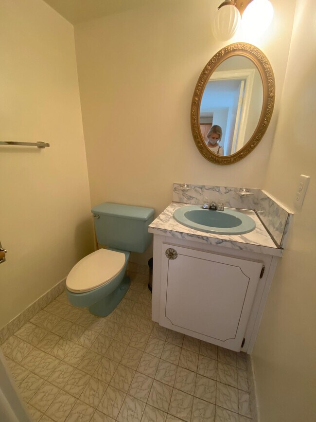 Building Photo - 1801 S Ocean Dr