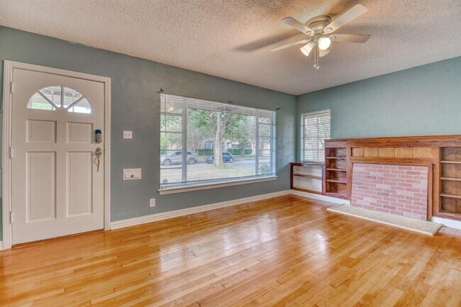 Foto del edificio - 6028 Fairway Ave