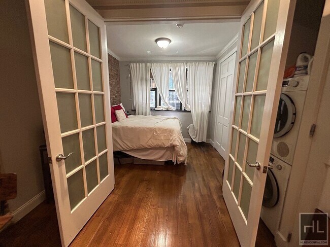 Foto del edificio - E 26TH ST.