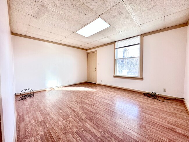 Foto del edificio - 8 W Lutton St