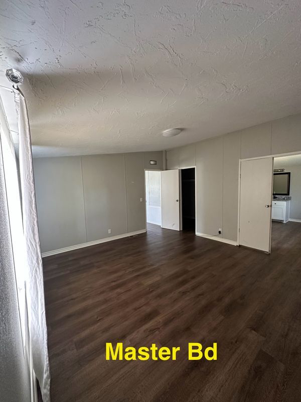 Foto del edificio - 17856 State Highway 31 East, Unit B
