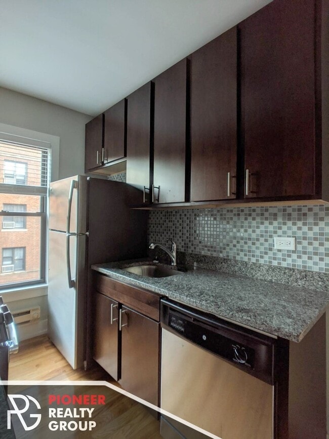 Building Photo - 2909 N Mildred Ave