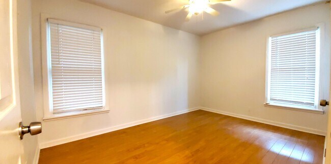 Foto del edificio - BRICK HOUSE!!! 3-bedroom, 1-bath, Close to...