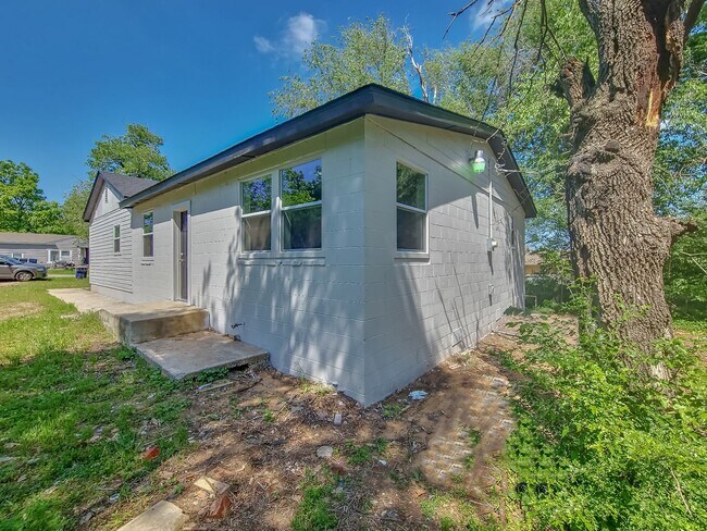 Foto del edificio - Newly Remodeled FOUR bedroom home in Spencer! FOR RENT!