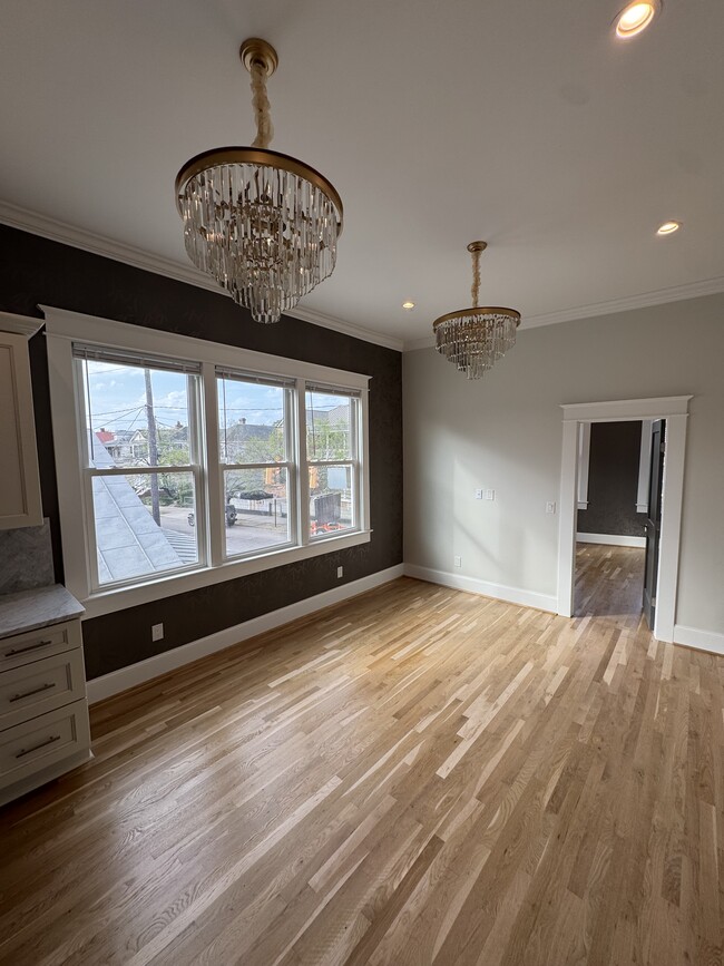 Photo - 688 King St Apartments