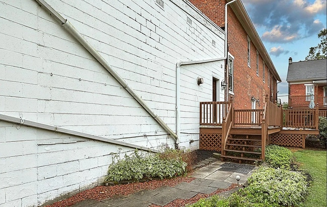 Building Photo - 2379 Table Rock Rd