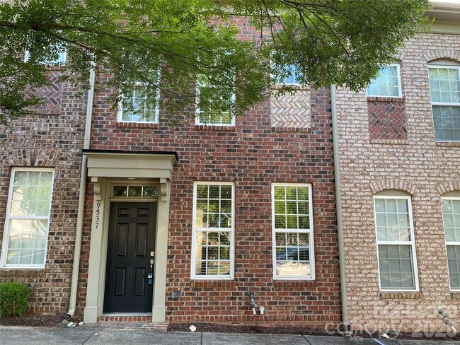Foto del edificio - 9537 Longstone Ln