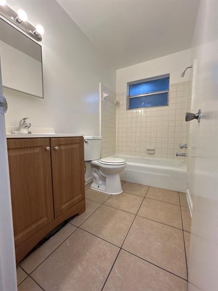 Foto del edificio - 1001 S M St