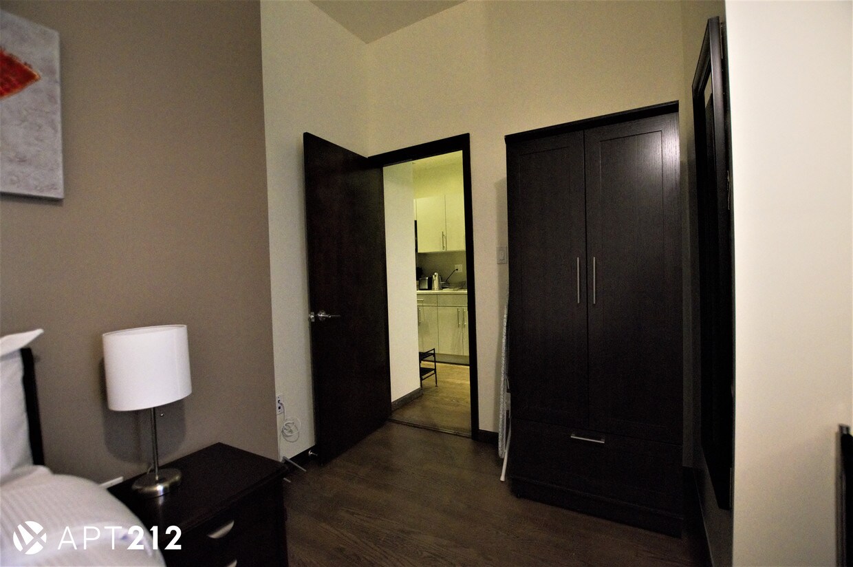 Foto del edificio - 35 E 7th St