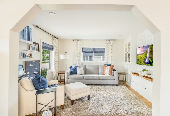Foto del edificio - 7947 10th Ave SW