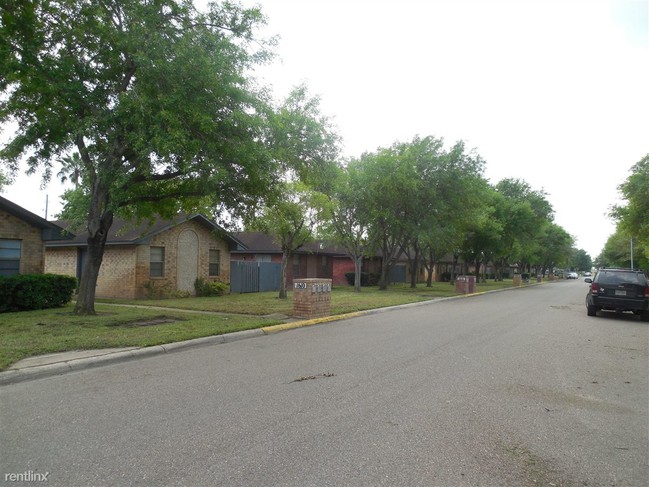 Building Photo - 707 S Sugar Rd