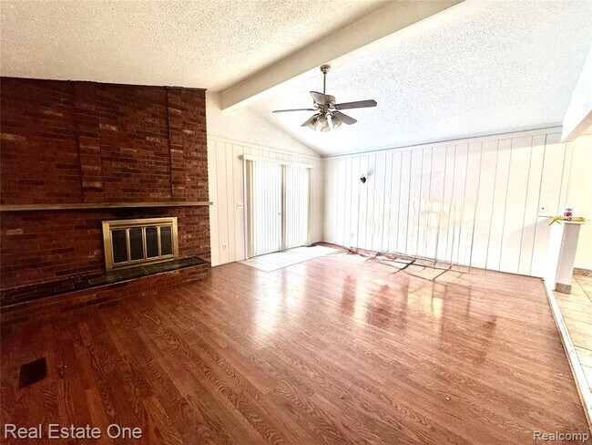 Foto del edificio - 37683 Adrian Dr