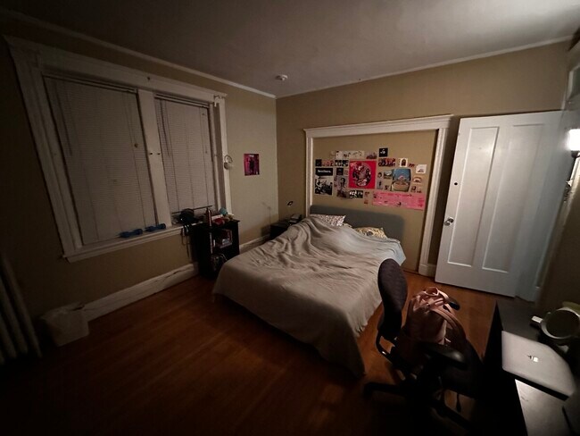 Building Photo - 54 Egmont St