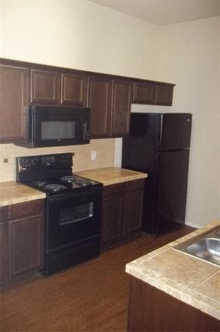 Building Photo - 1432 Ravenwood Dr