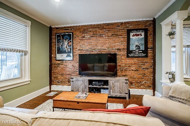 Building Photo - 4 br, 2 bath House - 143 First Avenue