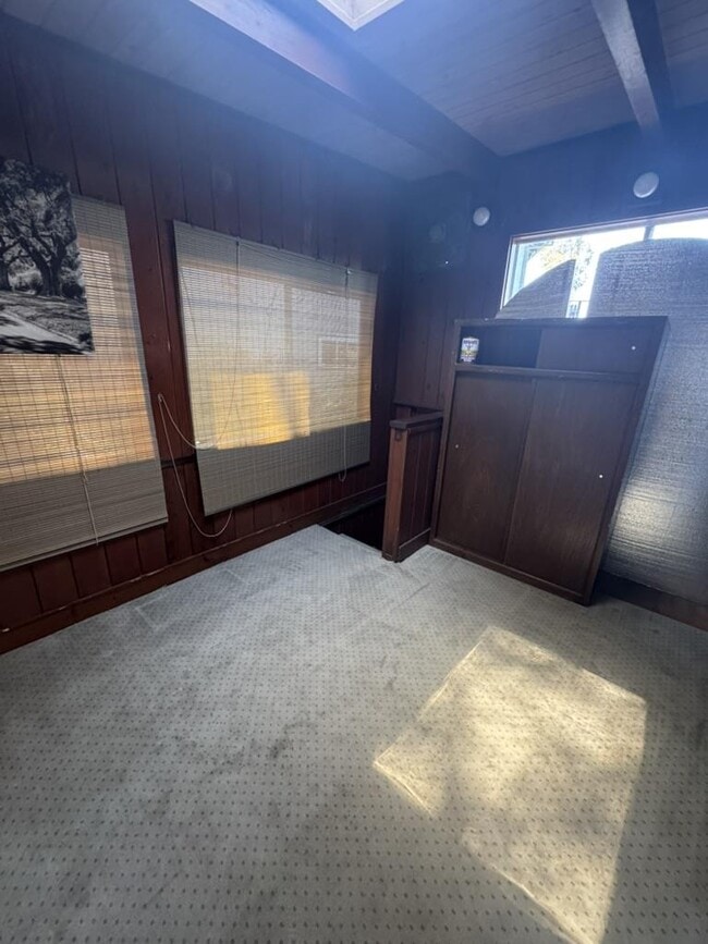 Building Photo - 1625 Higgins Way