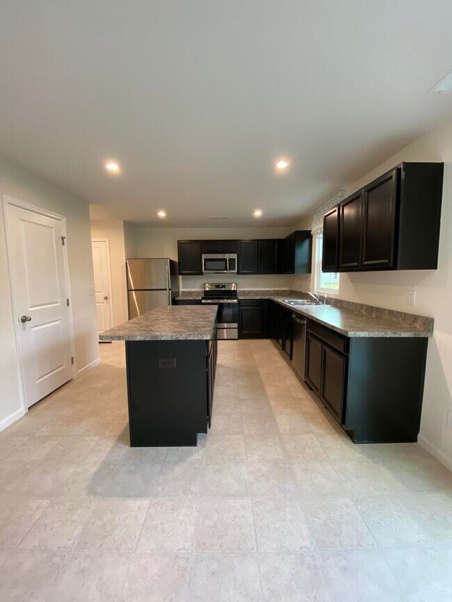 Building Photo - 1010 Briar Rose Ln