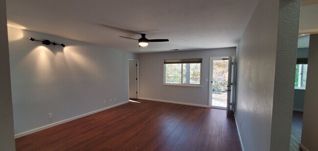 Building Photo - 19200 Sunny Cir