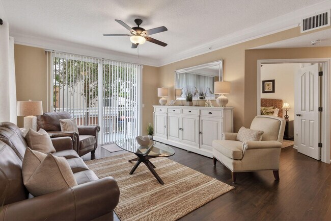 Foto del edificio - 3202 Myrtlewood Cir E