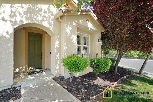 Building Photo - Charming 3-4 Bedroom Home with Top-Rated S...