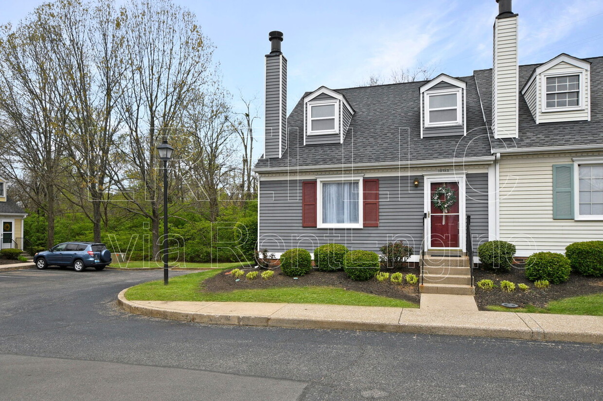 Primary Photo - 10783 Colonial Woods Ct
