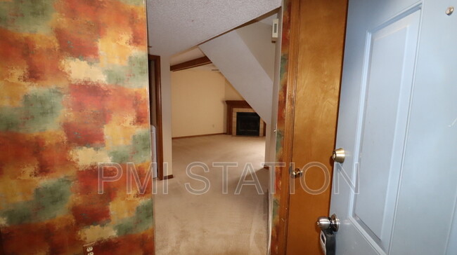 Building Photo - 5860 Park St