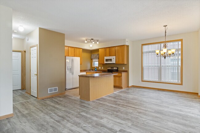 Foto del edificio - 14583 Olivine Ter NW