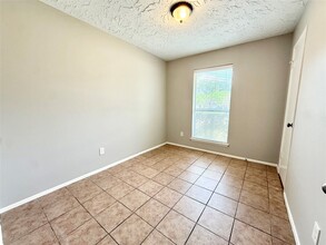 Building Photo - 503 Penwood Ct