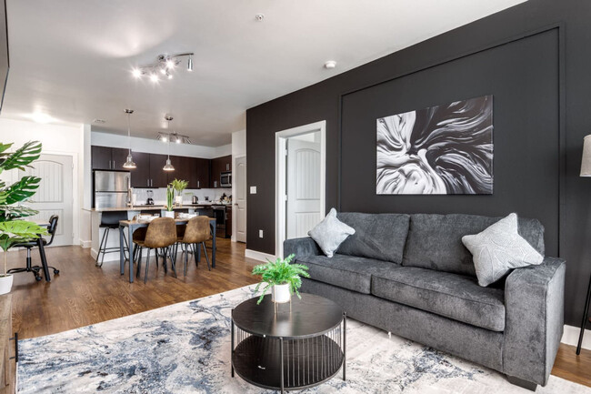 Foto del edificio - 5250 Town and Country Blvd