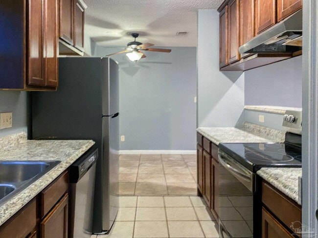 Building Photo - 7811 Coronet Ln