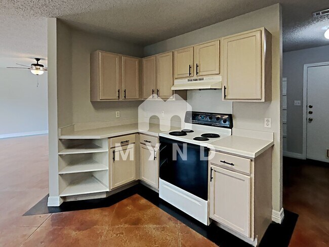 Building Photo - 822 Palitine Ln