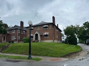 Front view - 2530 Hansford Pl