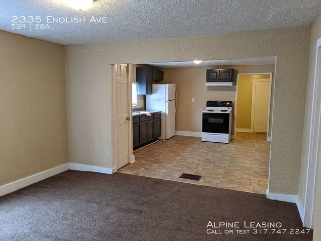 Building Photo - Short Commute to Downtown & Fountain Square!