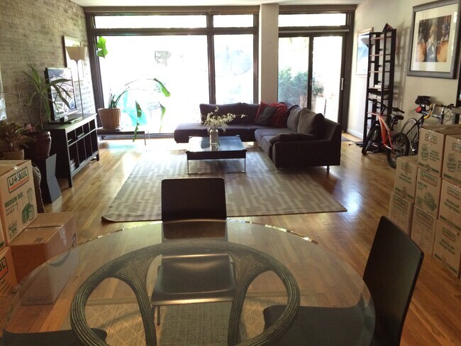 Living room - 389 N St SW